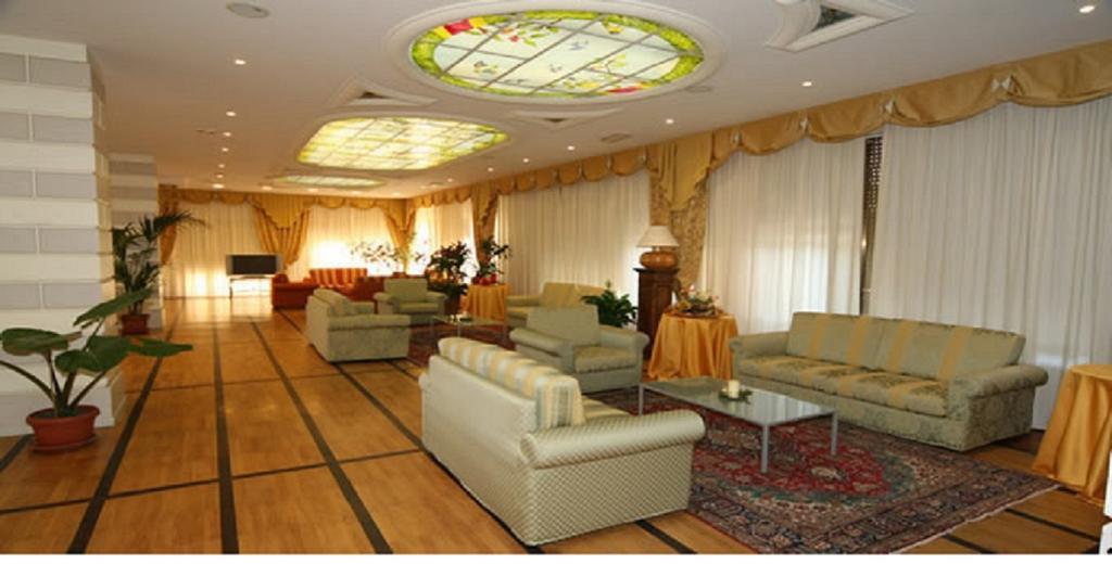 קיאנצ'נו טרמה Hotel President מראה חיצוני תמונה